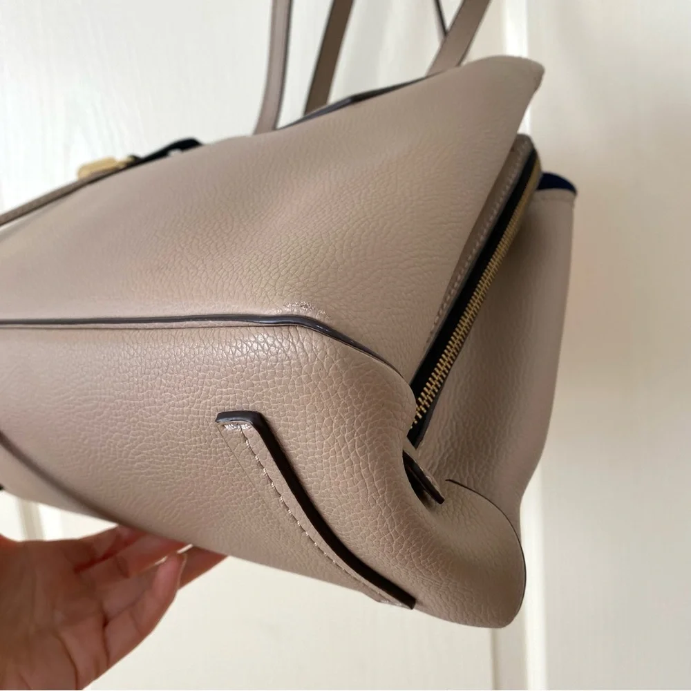 Marc Jacobs Taupe Leather Shoulder Bag with Gold Hardware